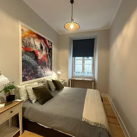 Pleasant Bedrooms In Shared House In The Center Of Praca Da Figueira