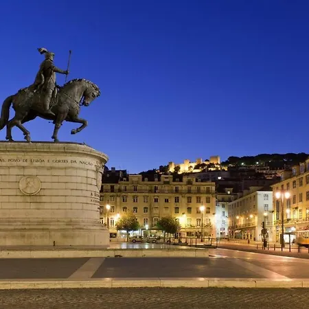 ホームステイ Pleasant Bedrooms In Shared House In The Center Of Praca Da Figueira