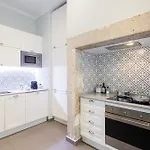 Pleasant Bedrooms In Shared House In The Center Of Praca Da Figueira *