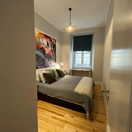 Pleasant Bedrooms In Shared House In The Center Of Praca Da Figueira Rum i privatbostad *