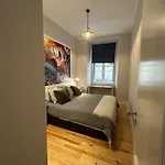 Pleasant Bedrooms In Shared House In The Center Of Praca Da Figueira 民宿 *