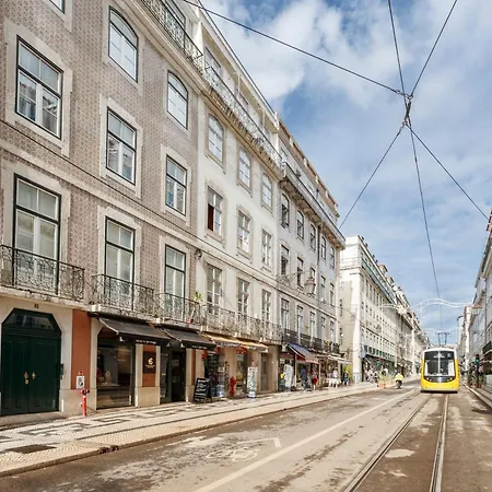 Pleasant Bedrooms In Shared House In The Center Of Praca Da Figueira 民宿 Lisboa
