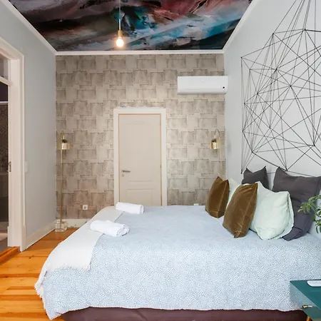 Pleasant Bedrooms In Shared House In The Center Of Praca Da Figueira * Lisboa